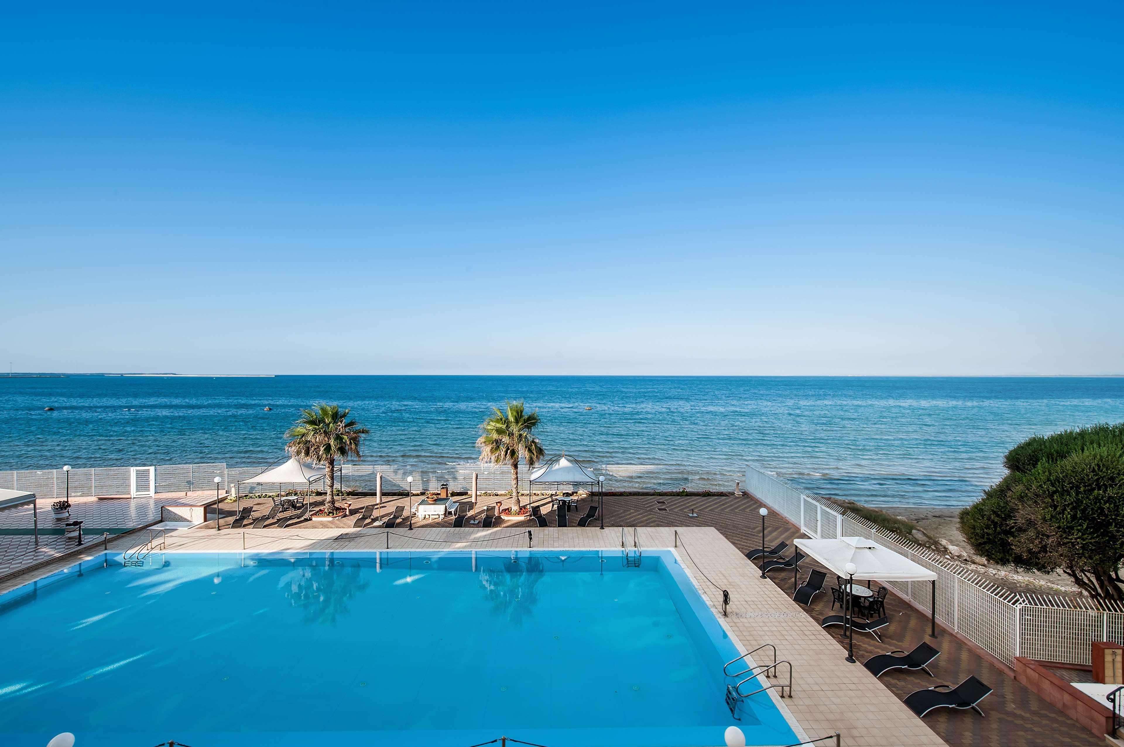 Apulia Hotel Taranto Ara Solis Lido Azzurro Exterior photo