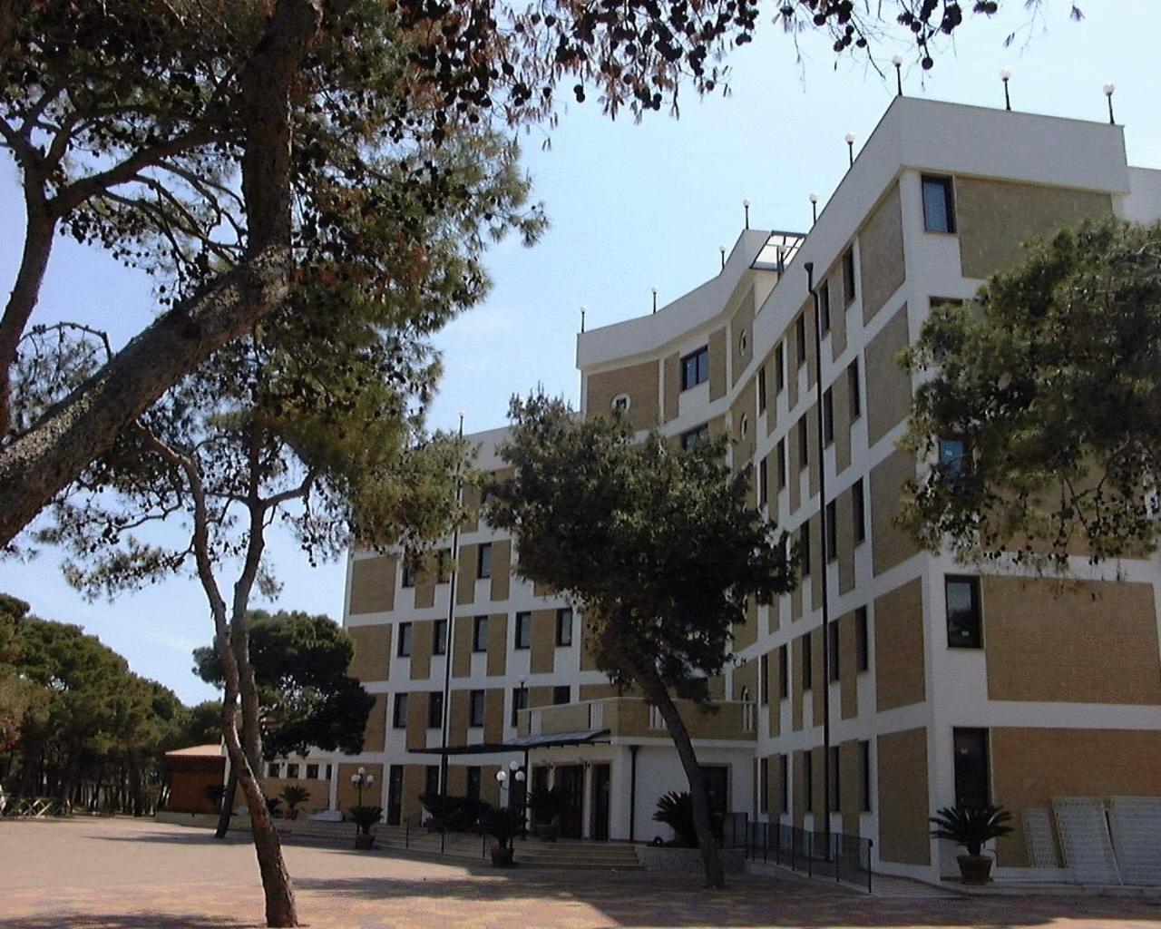 Apulia Hotel Taranto Ara Solis Lido Azzurro Exterior photo